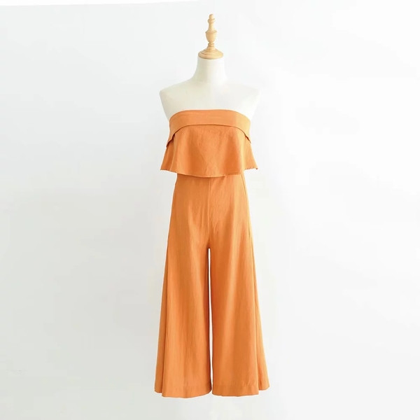 Salopeta de dama cu picioare late si umerii goi