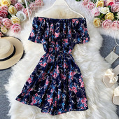 Salopetă scurtă de damă cu model floral și talie elastică