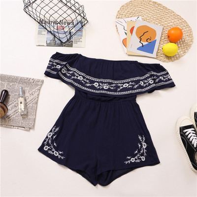 Salopeta de dama moderna cu decolteu barca si broderie