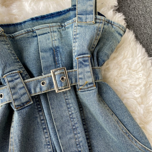 Salopeta de dama din denim cu centura si bretele