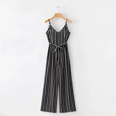 Dugi prugasti kombinezon s tankim naramenicama i remenom