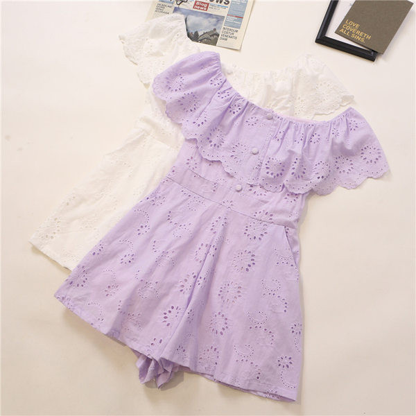 Salopeta de dama actuala cu nasturi si decolteu barca