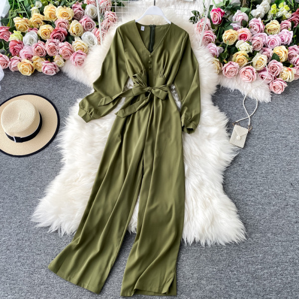 Salopetă casual de damă, cu mâneci lungi și decolteu spitz