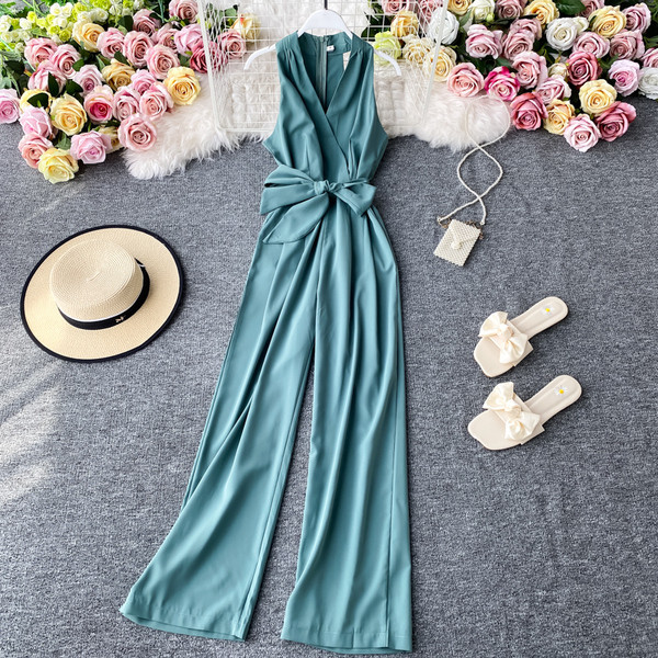 Salopetă lungă de damă cu panglică și decolteu spitz