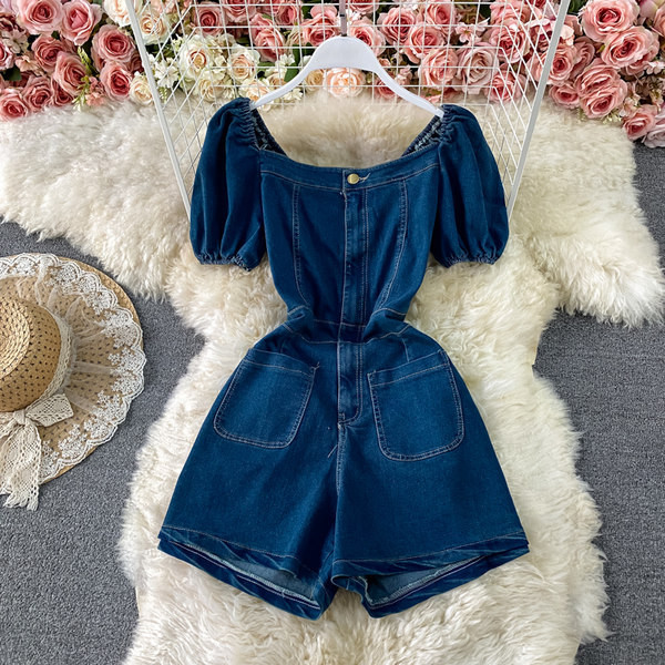 Salopetă scurtă de damă din denim cu buzunare în albastru