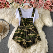 Salopeta de dama scurta din denim cu model rupt in doua culori