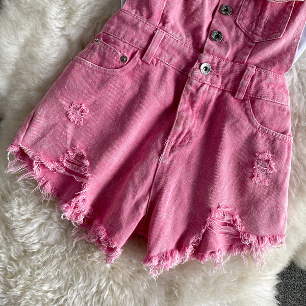 Γυναικεία κοντή ολόσωμη φόρμα με ροζ κουμπιά