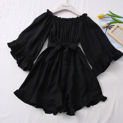 Salopeta de dama moderna cu centura si decolteu barca