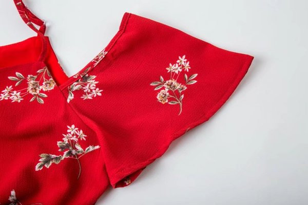 Salopeta scurta cu model floral si talie elastica