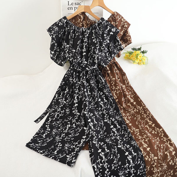 Ženski dugi kombinezon sa cvjetnim motivima i pojasom