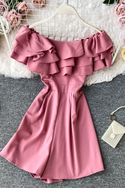 Μοντέρνες γυναικείες  ολόσωμες φόρμες με βολάν και γυμνούς ώμους