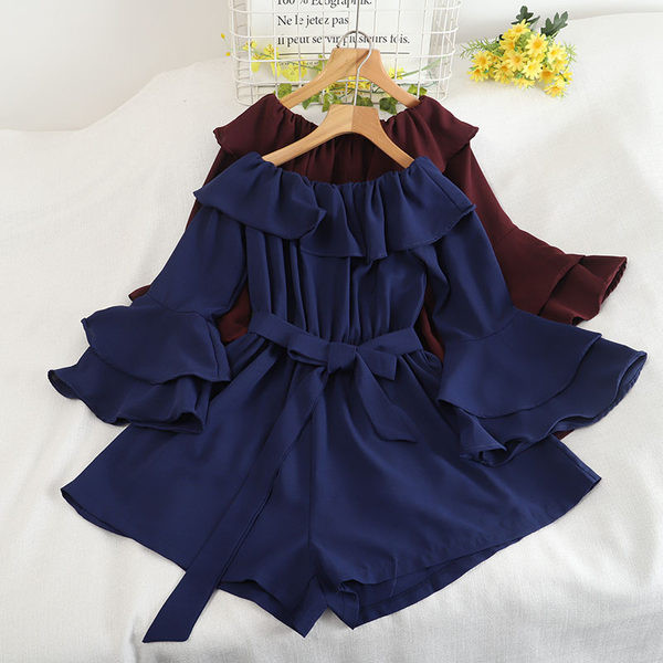 Salopeta de dama actuala cu maneci lungi