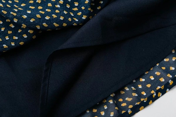 Salopeta scurta de vara cu bretele subtiri si curea