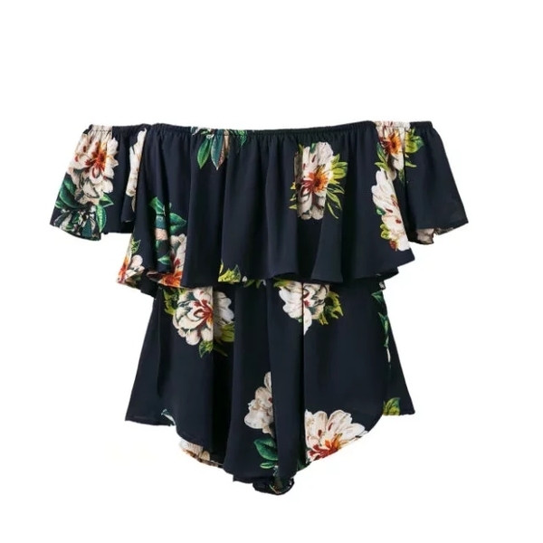 Kratki ljetni kombinezon golih ramena i cvjetnog uzorka