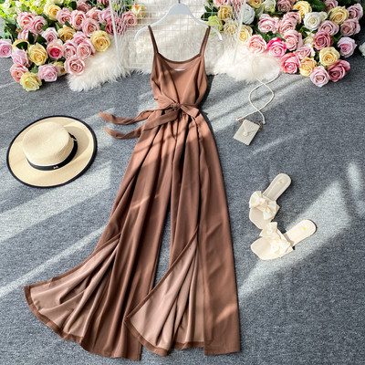 Salopetă lungă de damă modernă cu bretele subțiri