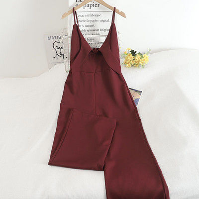 Salopetă lungă modernă, cu bretele subțiri și decolteu spitz