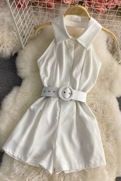 Novi model ženskog kombinezona sa kragnom i remenom u bijeloj i crnoj boji