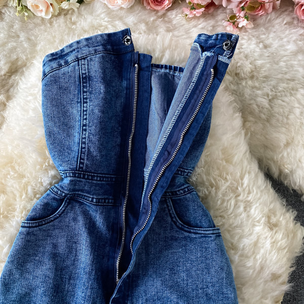 Model nou de salopete de dama din denim fara bretele de culoare albastra