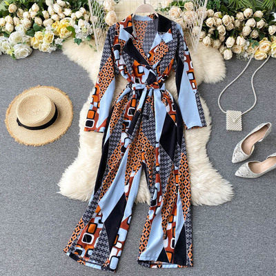 Salopetă de damă modernă cu decolteu spitz și mâneci lungi - mai multe culori