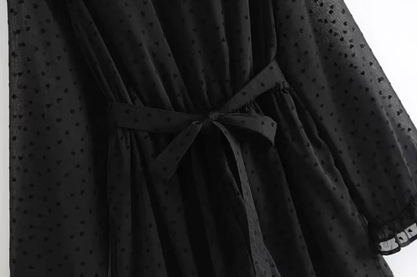 Salopetă scurtă modernă din tul de culoare neagră