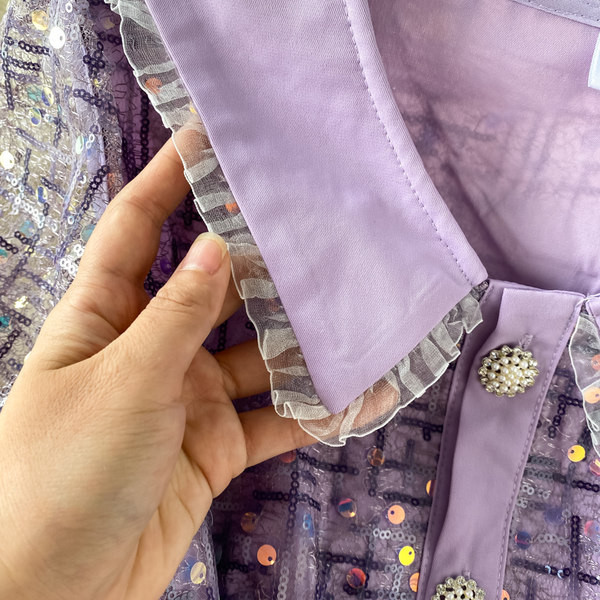 Ženski elegantni kombinezon sa sjajnim efektom i kratkim rukavima