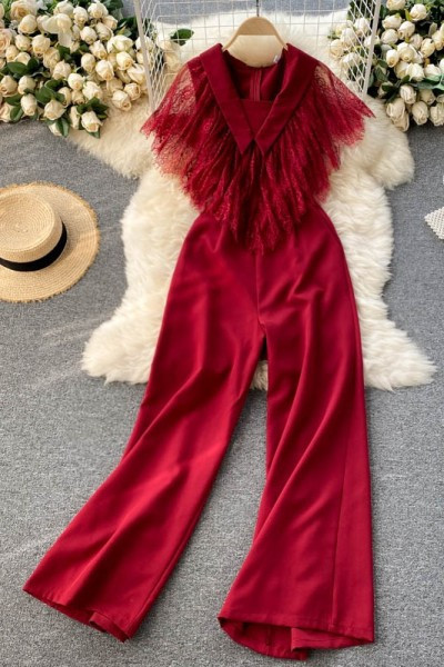 Salopeta de dama eleganta cu decolteu spitz si tul