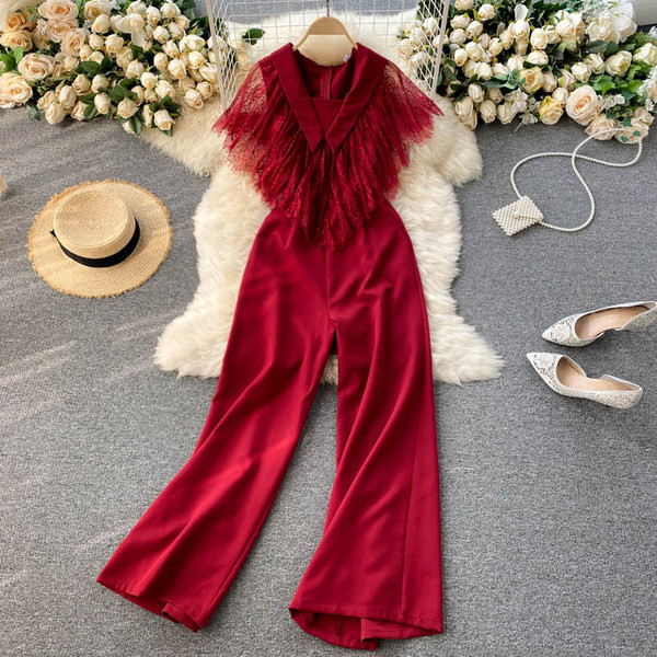 Salopeta de dama eleganta cu decolteu spitz si tul