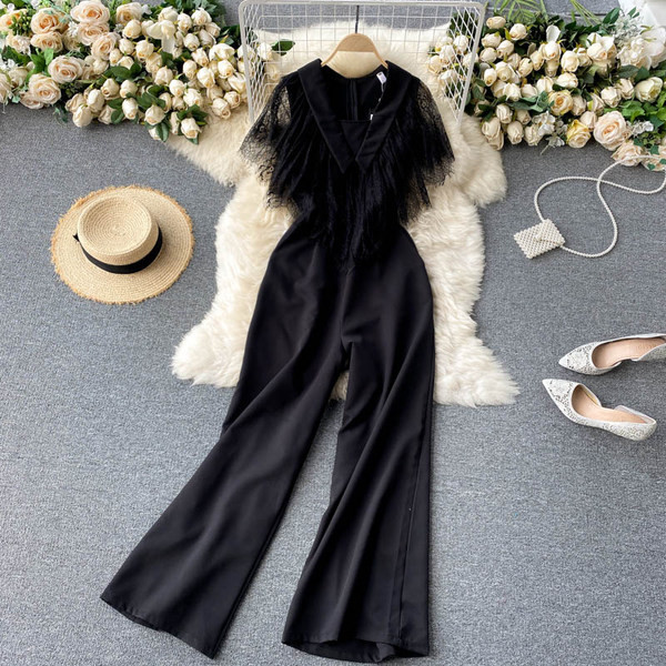 Salopeta de dama eleganta cu decolteu spitz si tul