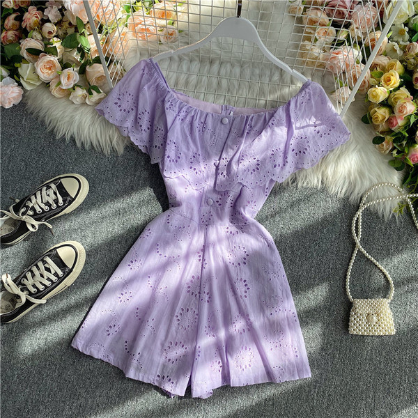 Salopeta scurta dama cu dantela si nasturi