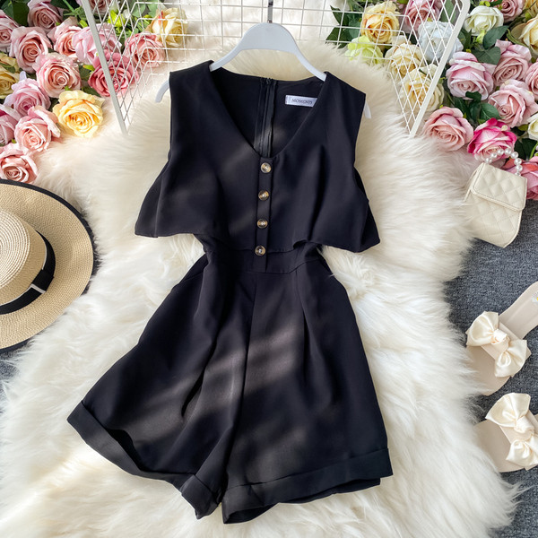 Salopetă scurtă de damă cu nasturi și decolteu spitz