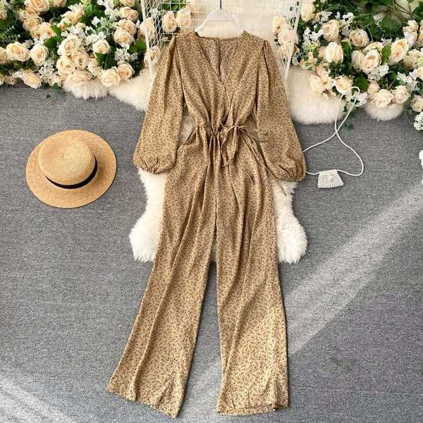 Salopetă casual de damă cu decolteu spitz și mâneci lungi