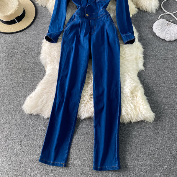 Salopetă de damă din denim cu decolteu spitz și mâneci lungi