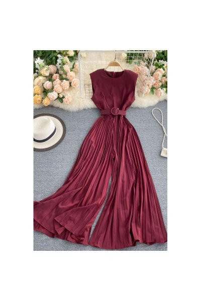 Salopetă de damă modernă cu decolteu rotund și fund plisat