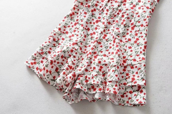 Salopeta scurta de vara cu bretele subtiri si model floral