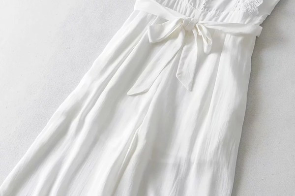 Salopeta lunga de dama cu dantela si curea