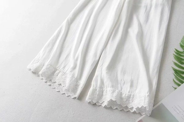 Salopeta lunga de dama cu dantela si curea