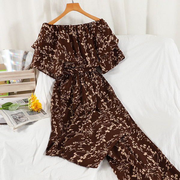 Ženski kombinezon sa cvjetnim uzorkom i golim ramenima