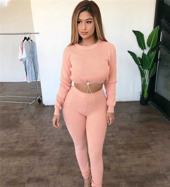 Μοντέρνα γυναικεία καθημερινή ολόσωμη φόρμα με λεπτές τιράντες και κολάν