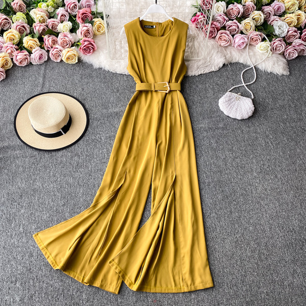 Salopeta lunga de dama cu curea si decolteu rotund