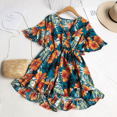 Salopetă de damă modernă cu decolteu spitz și mâneci largi