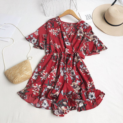 Salopetă de damă modernă cu decolteu spitz și mâneci largi