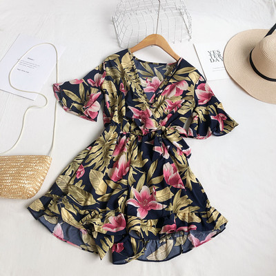 Salopetă de damă modernă cu decolteu spitz și mâneci largi