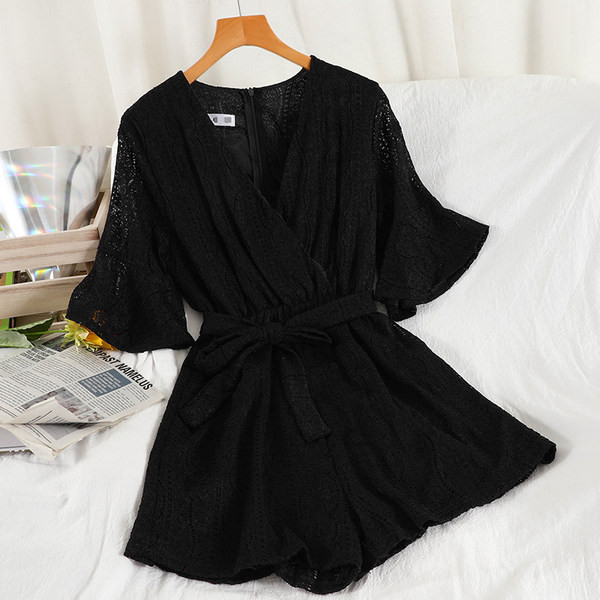 Salopetă modernă de damă cu mâneci scurte și decolteu spitz în trei culori