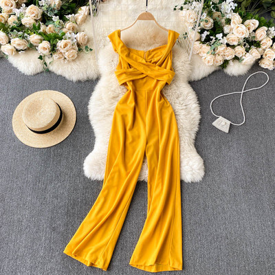 Ženski dugi kombinezon s okruglim izrezom i širokim naramenicama