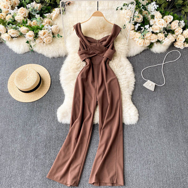 Ženski dugi kombinezon s okruglim izrezom i širokim naramenicama