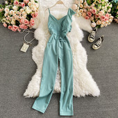 Salopeta de dama actuala cu bucle