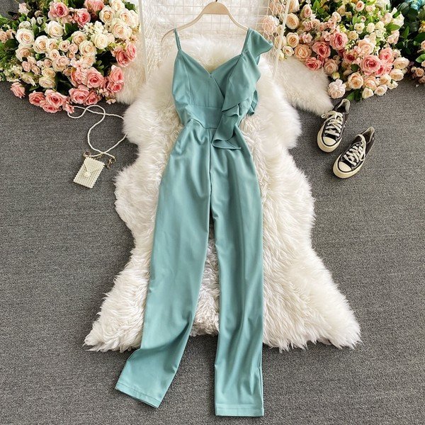 Salopeta de dama actuala cu bucle