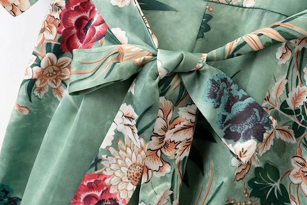 Salopetă lungă de damă modernă cu model cu model