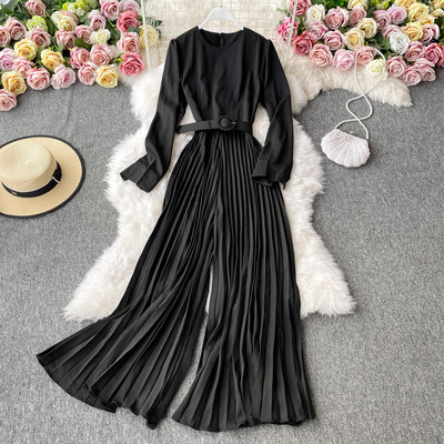 Salopeta lunga de dama cu pantaloni plisati si curea