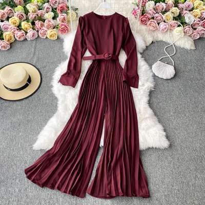 Salopeta lunga de dama cu pantaloni plisati si curea